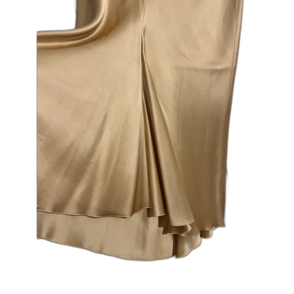 Clips New Champange Gold Slip Skirt Made in Italy  Waist=17"+ , silky stretchy - Picture 4 of 7